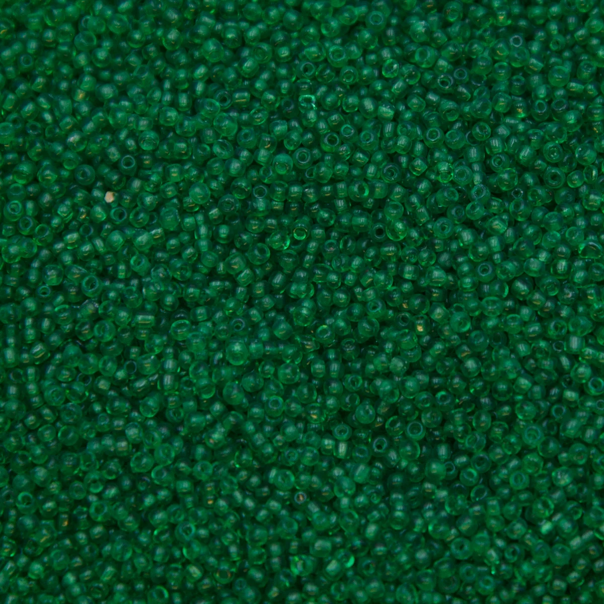 13SV284-3R: Vin Venetian Seed Bead Tr Green #4 13/0-50GMs - Image 2