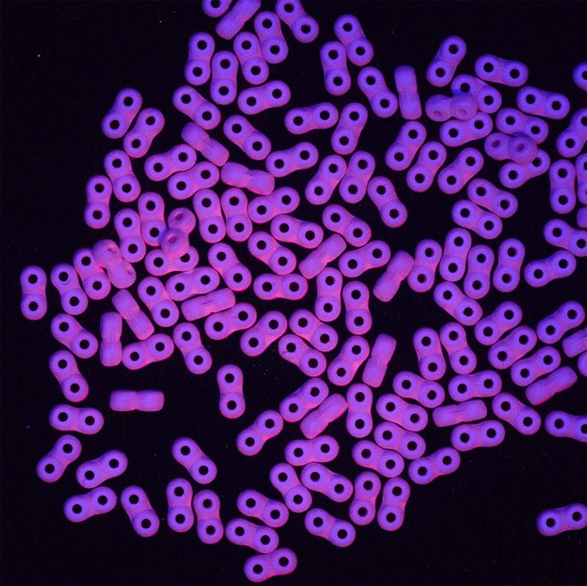 25TQ695-MR: CZ Infinity Lilac Silk Matte Prl 2x5mm-150PC - Image 2