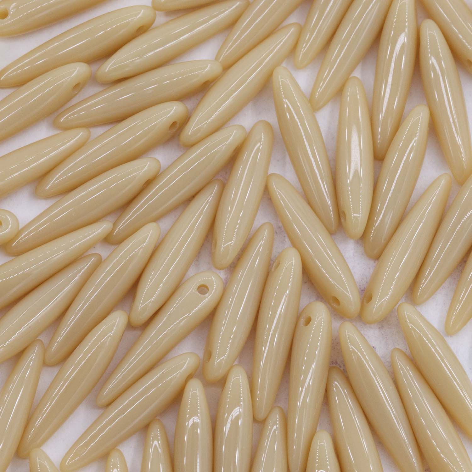 91DP151: Preciosa Ornela 5x16mm Beige Opaque Thorn Beads
