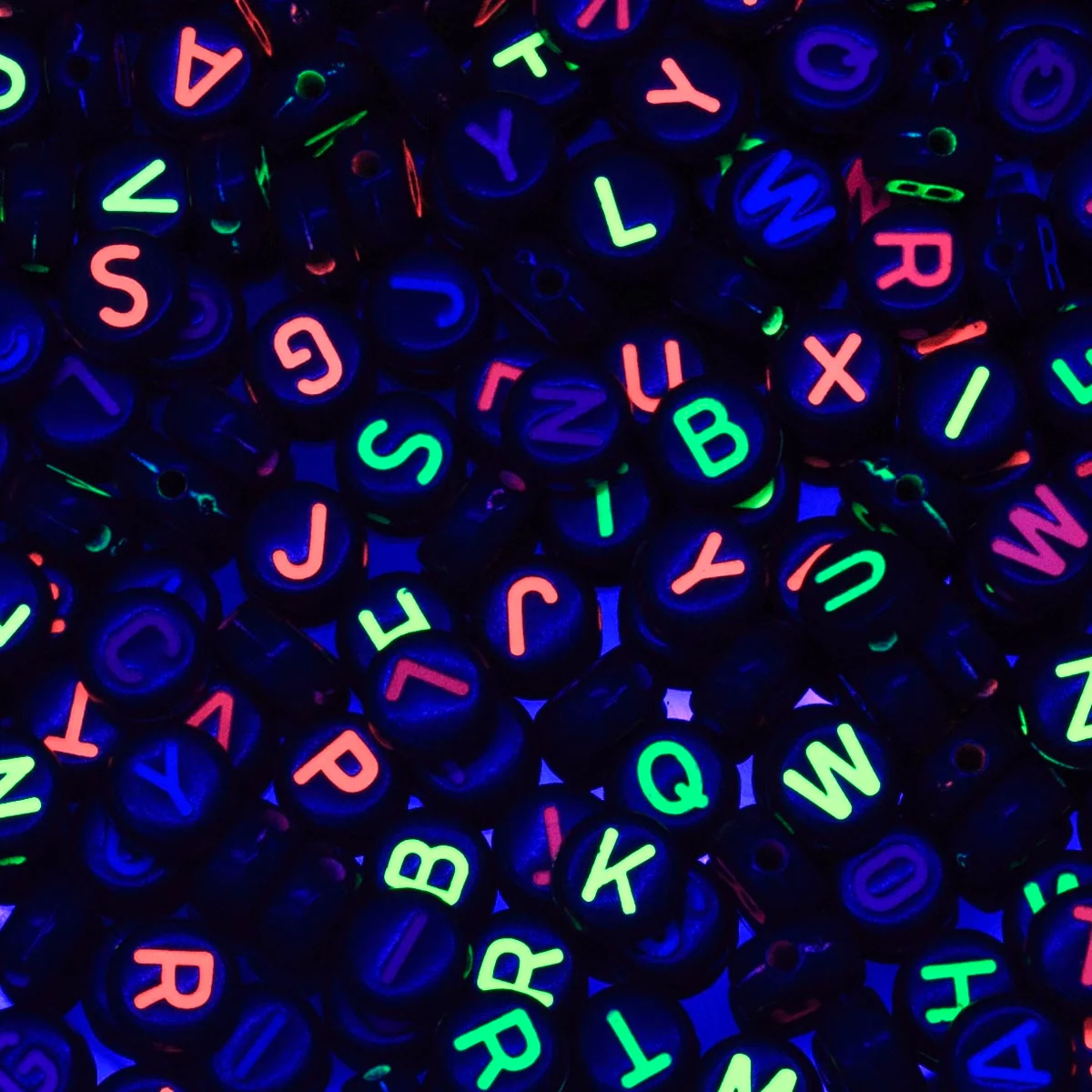 PL200-13: Acrylic Alphabet Black/Multi Disc 4x7mm 200Pcs - Image 2