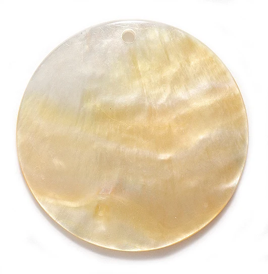SH372: Cream Shell PNDNT Flat Disc 40mm
